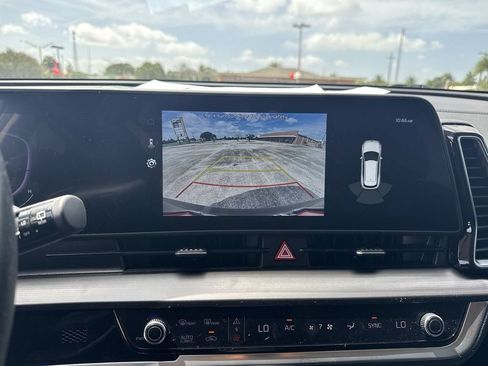 Used 2024 Kia Sportage EX FWD image 28