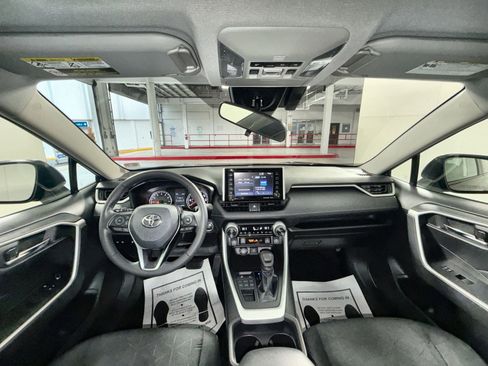 Used 2021 Toyota RAV4 XLE w/ Convenience Package image 22
