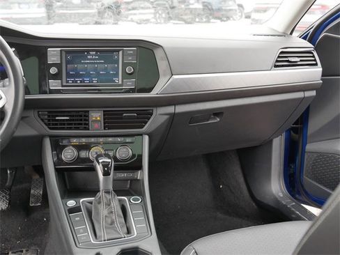 Certified 2024 Volkswagen Jetta SE image 23