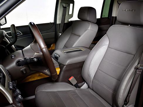 Used 2017 GMC Yukon XL Denali w/ Open Road Package image 21