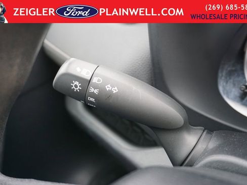 Used 2021 Toyota RAV4 LE image 23