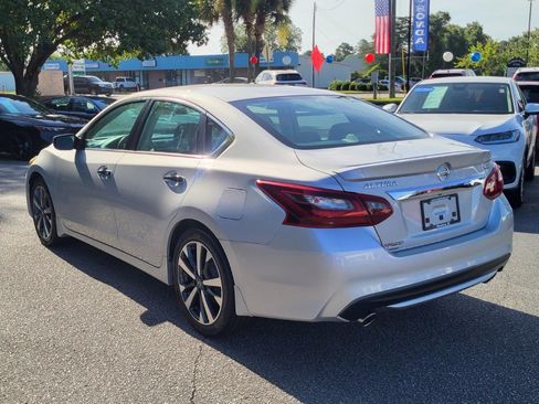 Used 2017 Nissan Altima 2.5 SR FWD image 5
