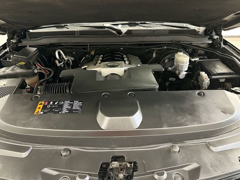 Used 2018 Cadillac Escalade Luxury image 37