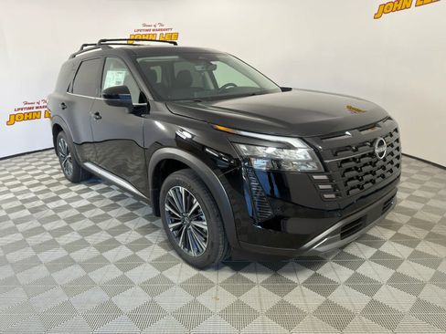 New 2026 Nissan Pathfinder Platinum FWD image 8