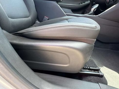 Used 2024 Buick Encore GX Preferred w/ Comfort Package FWD image 17