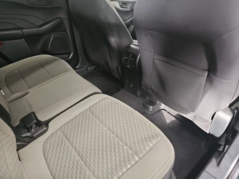 Used 2022 Ford Escape SE w/ SE Sport Appearance Package image 12