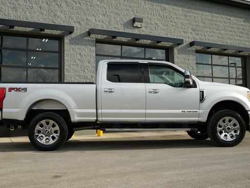 Used 2017 Ford F250 Lariat w/ Chrome Package image 15