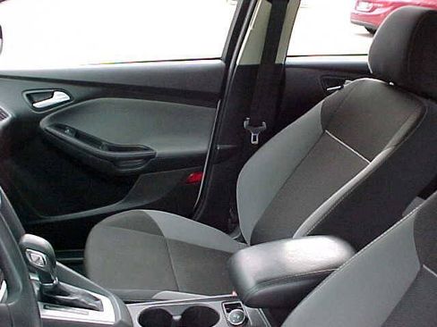 Used 2013 Ford Focus SE FWD image 15
