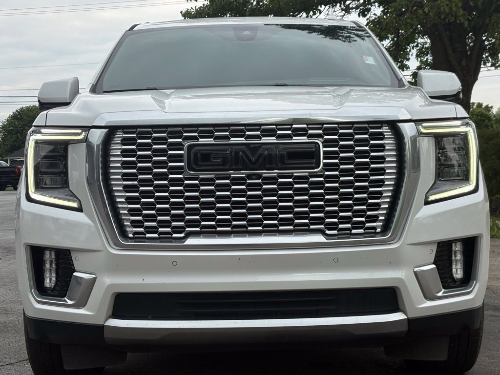 Used 2022 GMC Yukon XL Denali AWD/4WD image 8