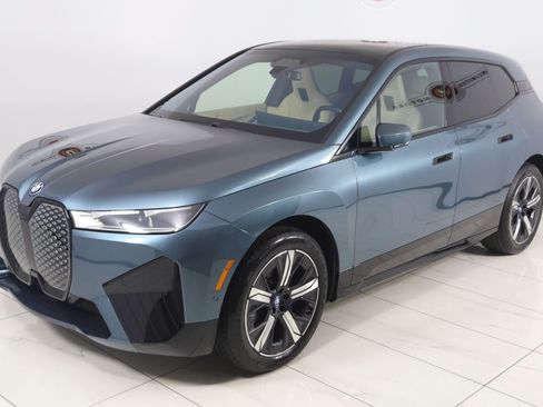Used 2024 BMW iX xDrive50 w/ Sport Package AWD/4WD image 23