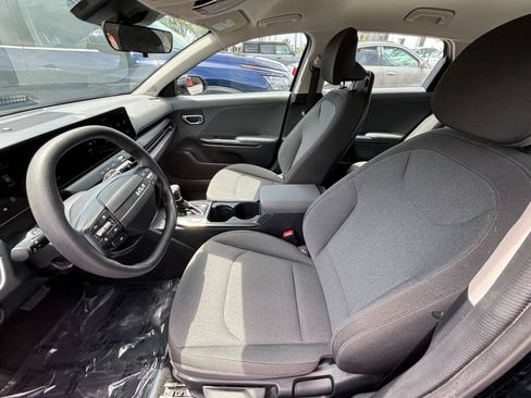 Used 2025 Kia K4 FWD image 25