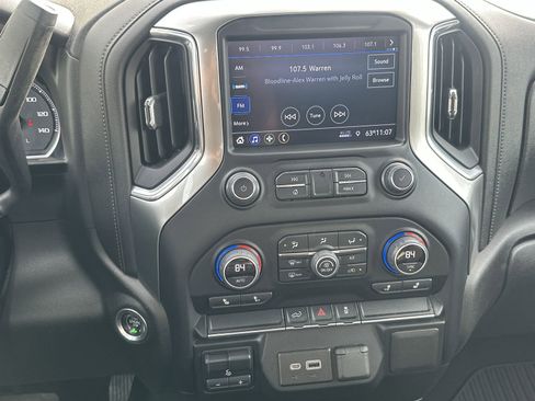 Used 2022 Chevrolet Silverado 2500 LT w/ Convenience Package image 25