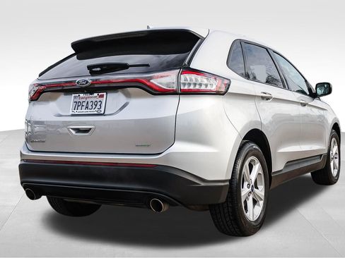 Used 2015 Ford Edge SE image 5