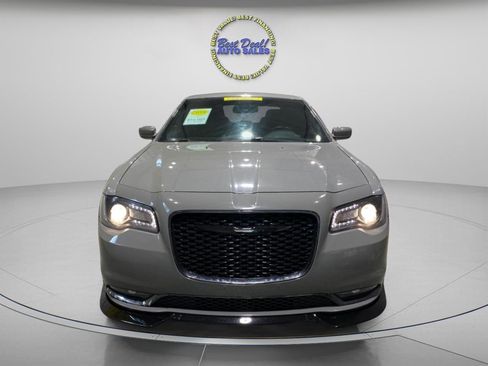 Used 2019 Chrysler 300 S AWD/4WD image 5