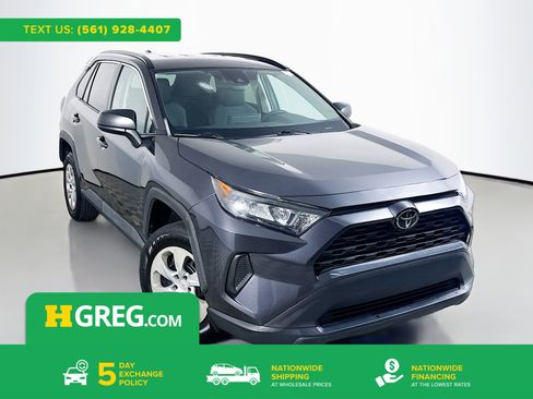 Used 2020 Toyota RAV4 LE image 1