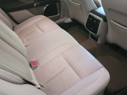 Used 2020 Lincoln Continental w/ Premium Package FWD image 2