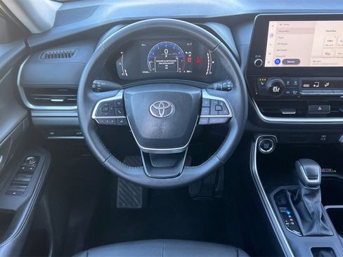 Certified 2025 Toyota Grand Highlander AWD image 16