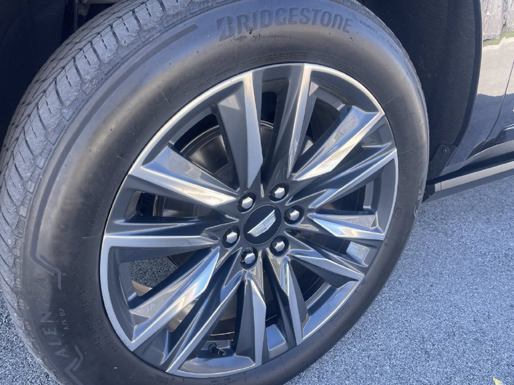Used 2024 Cadillac Escalade Sport Platinum AWD/4WD image 2