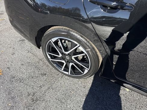 New 2025 Nissan Sentra SR w/ SR Premium Package FWD image 23