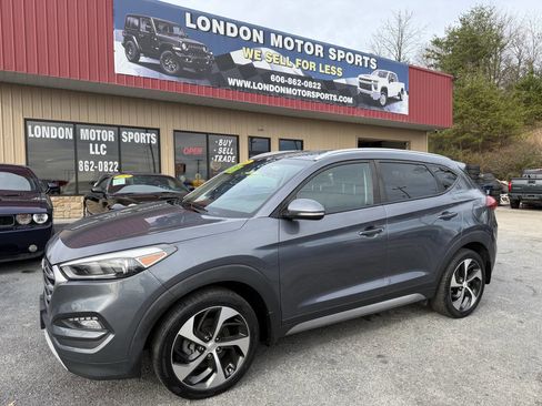 Used 2017 Hyundai Tucson Sport image 2