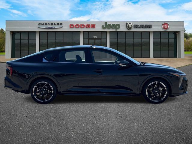 Used 2025 Kia K4 EX w/ GT-Line Premium Package FWD image 3