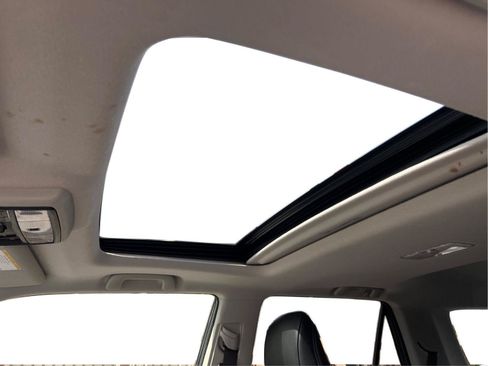 Used 2021 Toyota 4Runner SR5 Premium w/ Moonroof Package RWD image 6