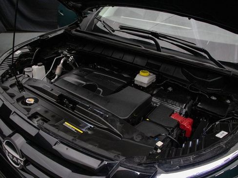 Used 2024 Nissan Pathfinder SL w/ Black Appearance Package image 32