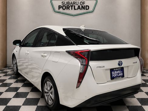 Used 2018 Toyota Prius Four w/ Advanced Technology Package FWD image 5