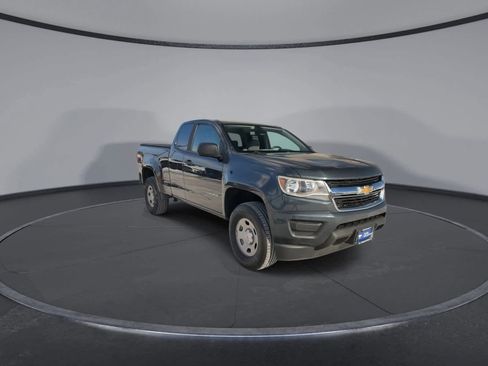 Used 2018 Chevrolet Colorado W/T w/ WT Convenience Package image 2