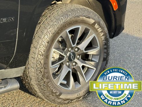 Used 2023 Chevrolet Suburban Z71 w/ Z71 Off-Road Package image 28