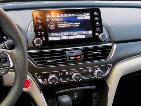 Used 2018 Honda Accord EX image 7