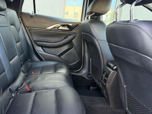 Used 2017 INFINITI QX30 FWD image 20