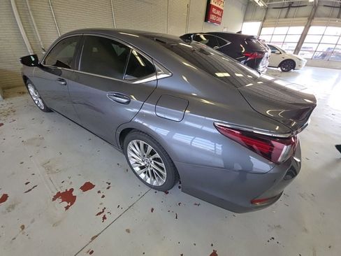 Used 2019 Lexus ES 350 Ultra Luxury w/ Accessory Package 2 FWD image 8
