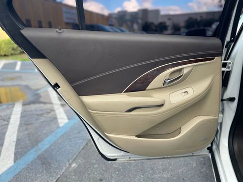Used 2014 Buick LaCrosse Premium image 29
