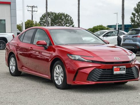 Used 2025 Toyota Camry LE FWD image 3