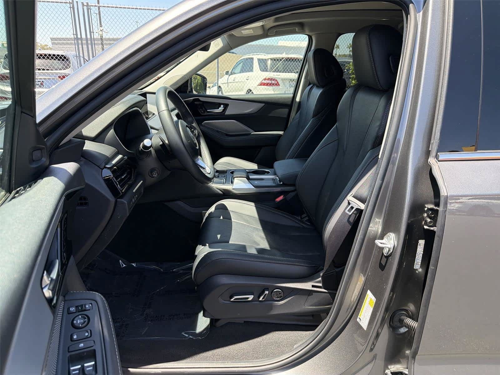 Used 2024 Acura MDX w/ Technology Package FWD image 12