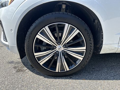 Used 2023 Volvo XC60 B5 Plus w/ Climate Package AWD/4WD image 12