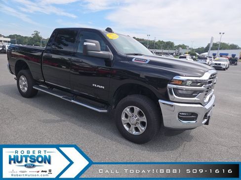 Used 2026 RAM 2500 Big Horn AWD/4WD image 4