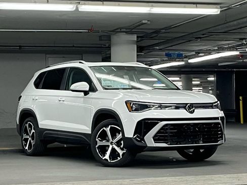 New 2026 Volkswagen Taos SEL AWD/4WD image 2