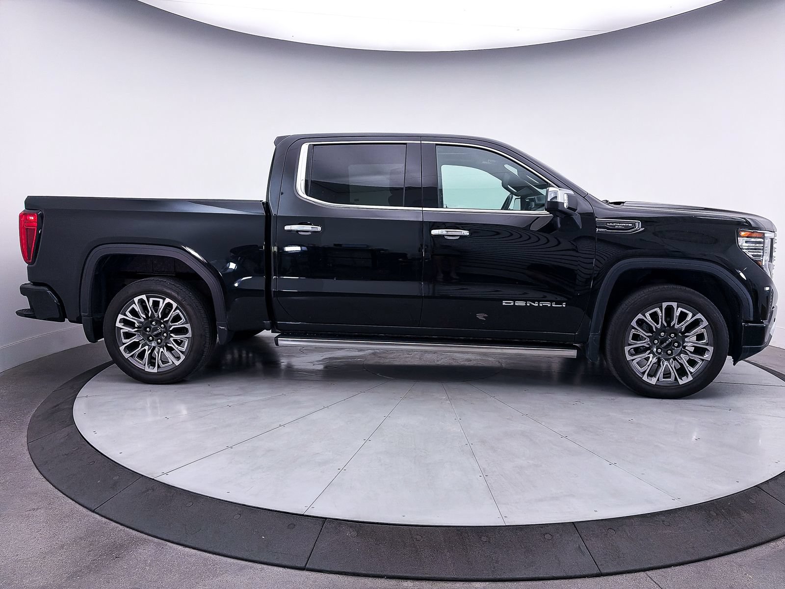 Used 2024 GMC Sierra 1500 Denali Ultimate AWD/4WD image 44