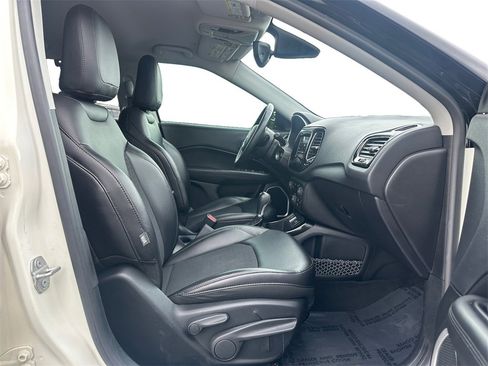 Used 2018 Jeep Compass Altitude w/ Popular Equipment Group image 16