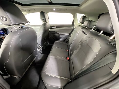 Used 2022 Volkswagen Taos SE image 24