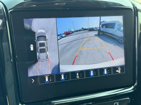 Used 2021 Chevrolet Traverse LT w/ LT Premium Package AWD/4WD image 21