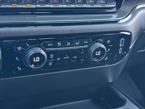 Used 2025 Chevrolet Silverado 1500 ZR2 w/ Technology Package image 24