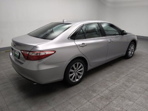 Used 2017 Toyota Camry XLE w/ Moonroof Package image 10