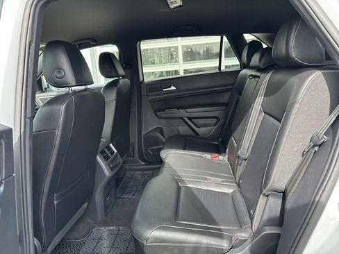 Used 2020 Volkswagen Atlas Cross Sport SE AWD/4WD image 7