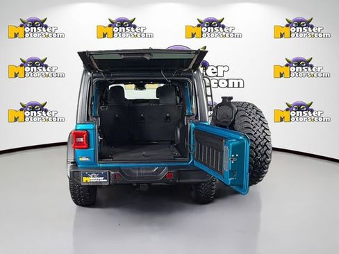 Used 2024 Jeep Wrangler Willys image 25