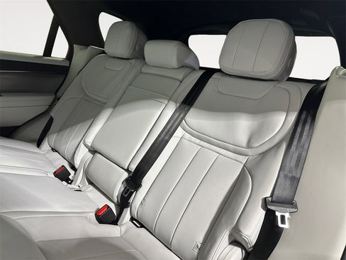 New 2026 Land Rover Range Rover Sport SE image 12