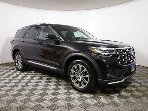 Certified 2025 Ford Explorer Platinum image 4