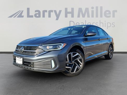 Used 2022 Volkswagen Jetta SEL image 1